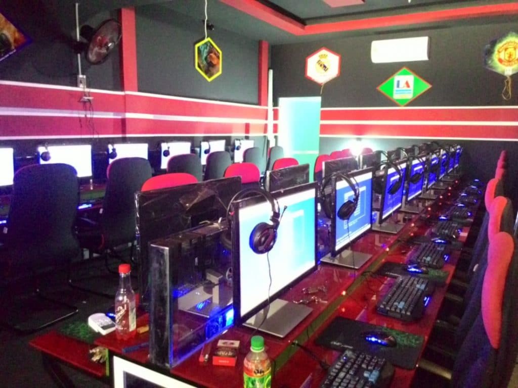 Vệ sinh máy tính phòng net quận 5