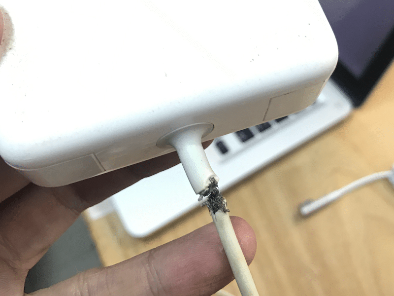 Sửa adapter macbook