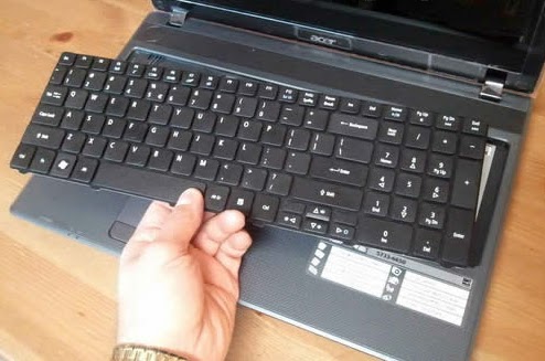 Thay bàn phím laptop quận 3