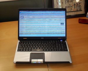 Thay màn hình laptop bị sọc