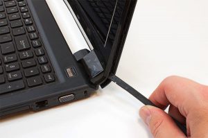 Thay màn hình laptop đường bùi thị xuân