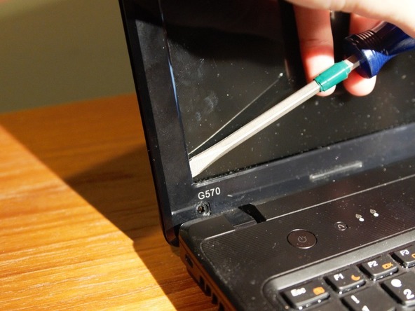 Thay màn hình laptop đường đồng đen