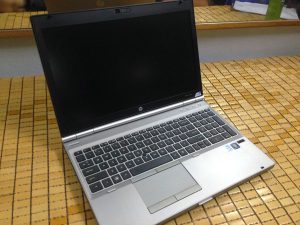 Thay màn hình laptop hp 8560p
