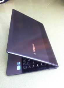 Thay màn hình laptop samsung 300e4z
