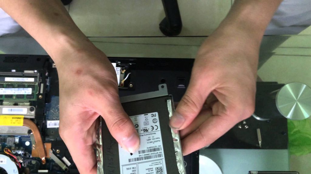 Thay ổ cứng laptop quận 4