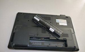 Thay pin laptop đường Hoàng Sa