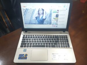 ASUS X541UVK CORE I5-7200U
