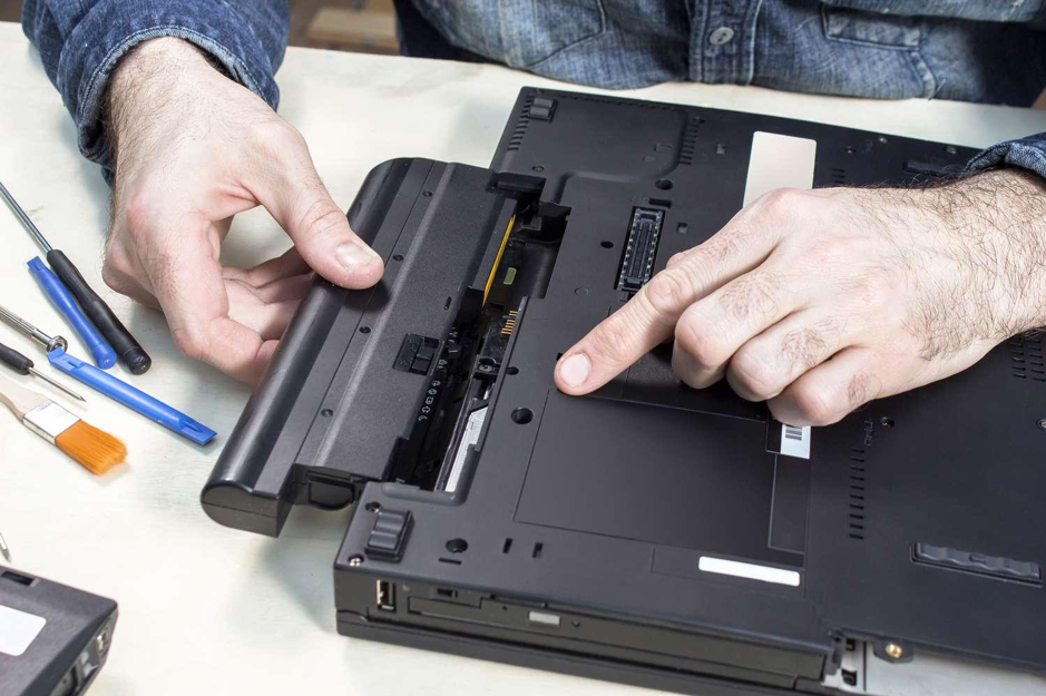 Nên chọn dịch vụ sửa chữa laptop tại nhà với các lỗi nào?